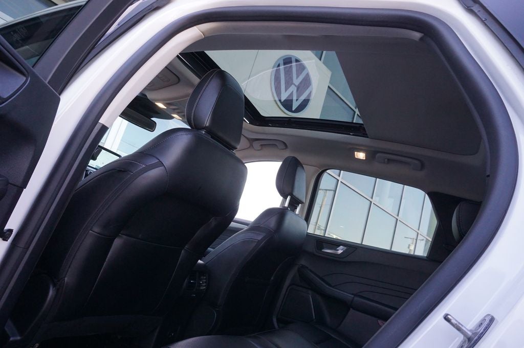 2022 Ford Escape Titanium
