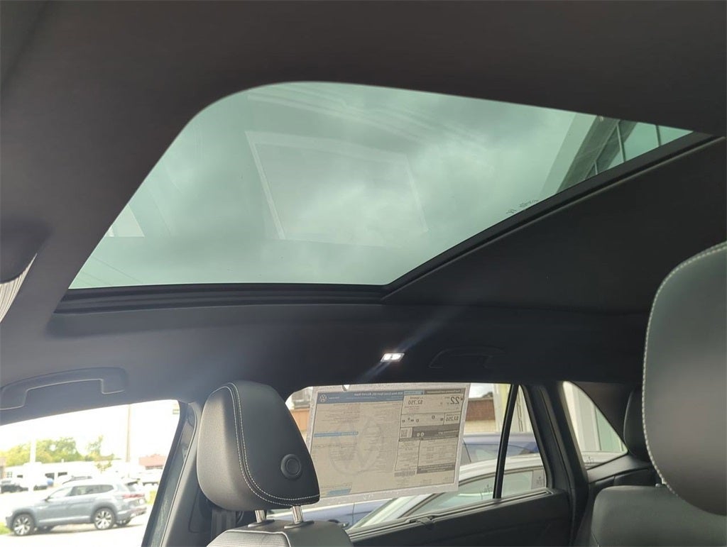 2026 Volkswagen Atlas Cross Sport 2.0T SEL R-Line Black