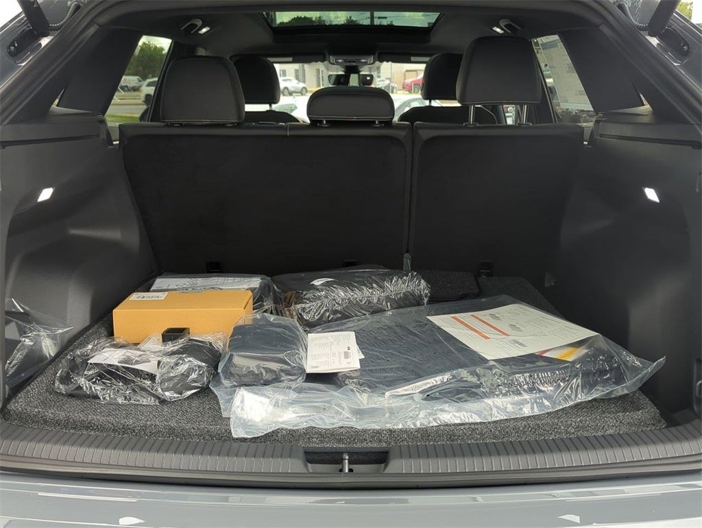 2026 Volkswagen Atlas Cross Sport 2.0T SEL R-Line Black