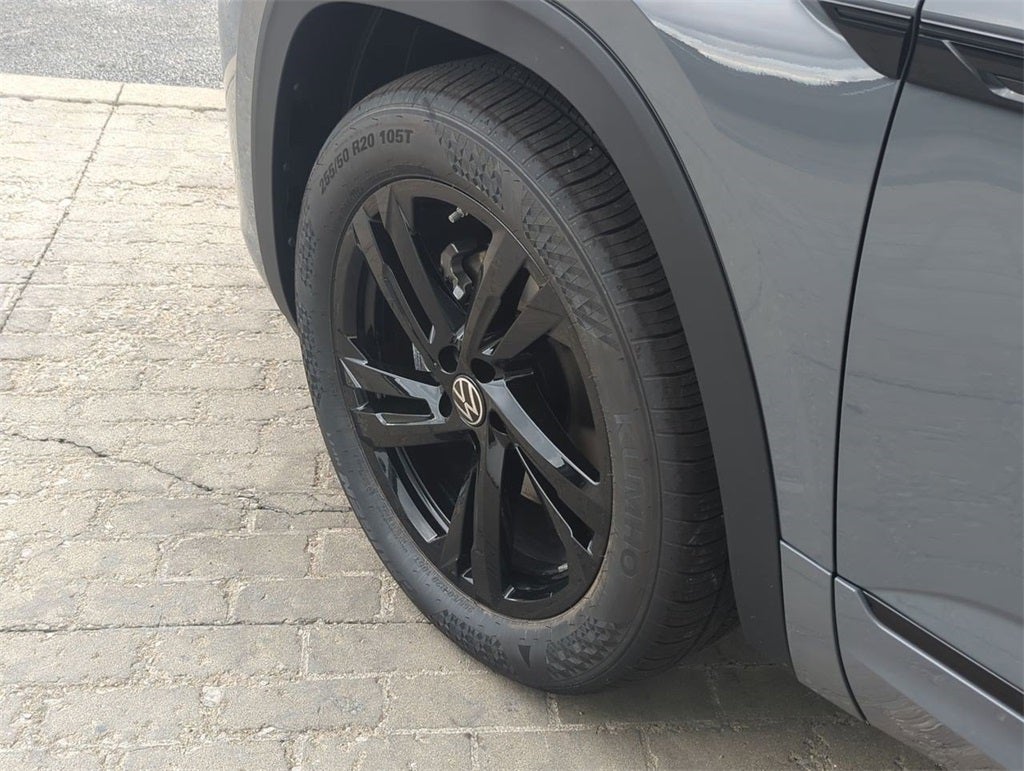 2026 Volkswagen Atlas Cross Sport 2.0T SEL R-Line Black