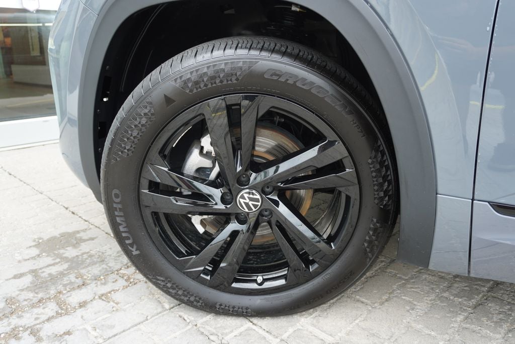 2026 Volkswagen Atlas Cross Sport 2.0T SEL R-Line Black