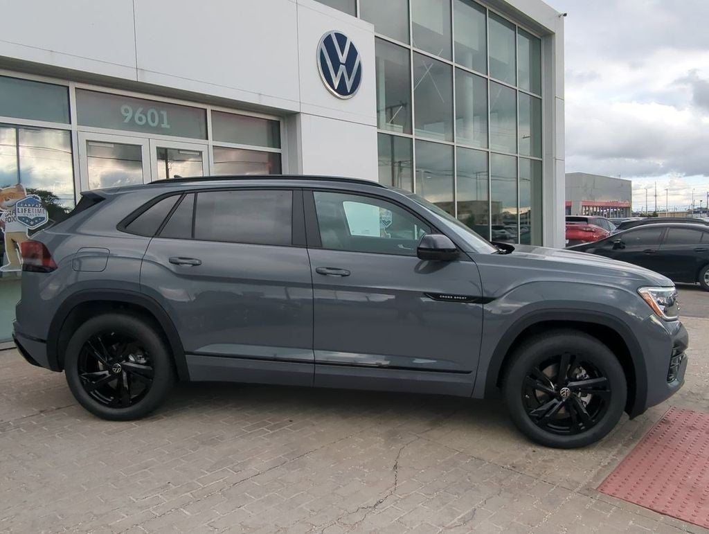 2026 Volkswagen Atlas Cross Sport 2.0T SEL R-Line Black