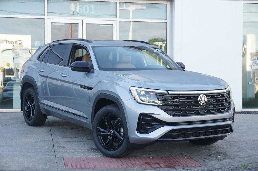2026 Volkswagen Atlas Cross Sport 2.0T SEL R-Line Black