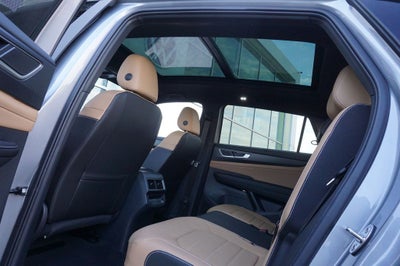 2026 Volkswagen Atlas Cross Sport 2.0T SEL R-Line Black