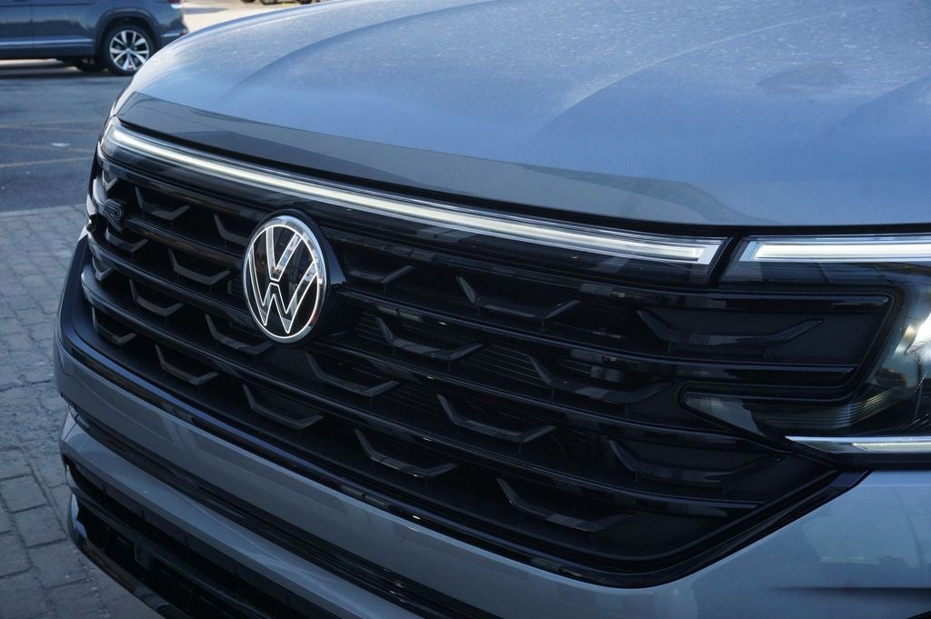 2026 Volkswagen Atlas Cross Sport 2.0T SEL R-Line Black