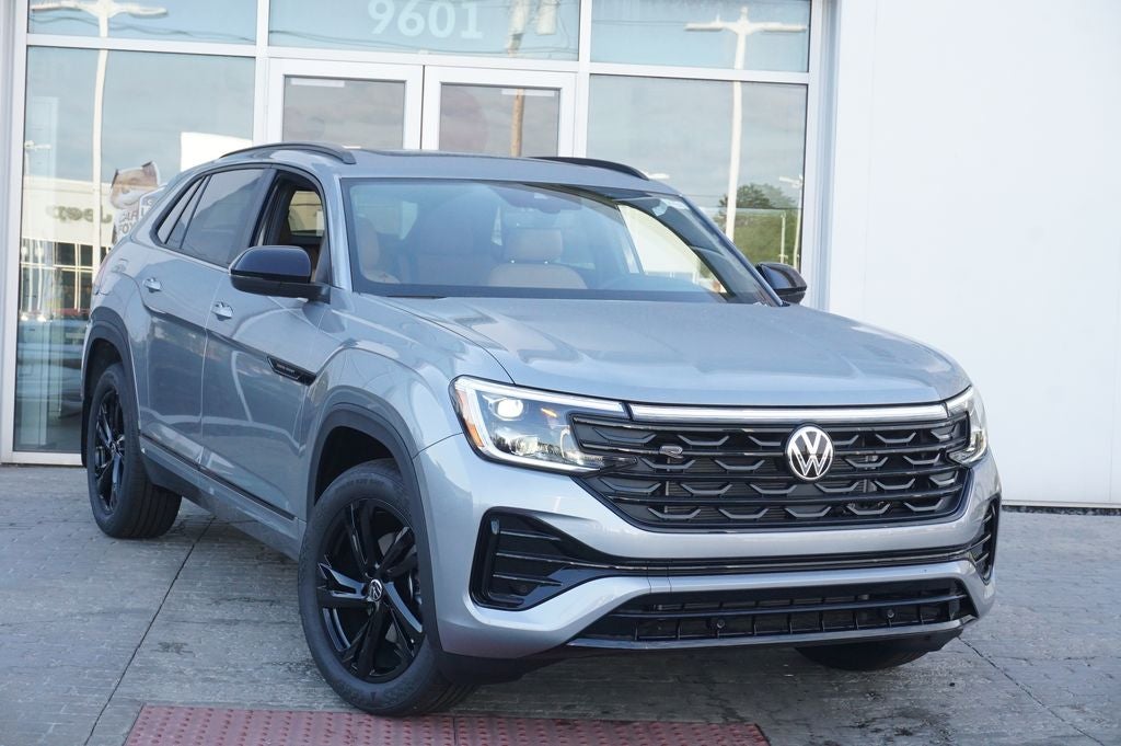 2026 Volkswagen Atlas Cross Sport 2.0T SEL R-Line Black