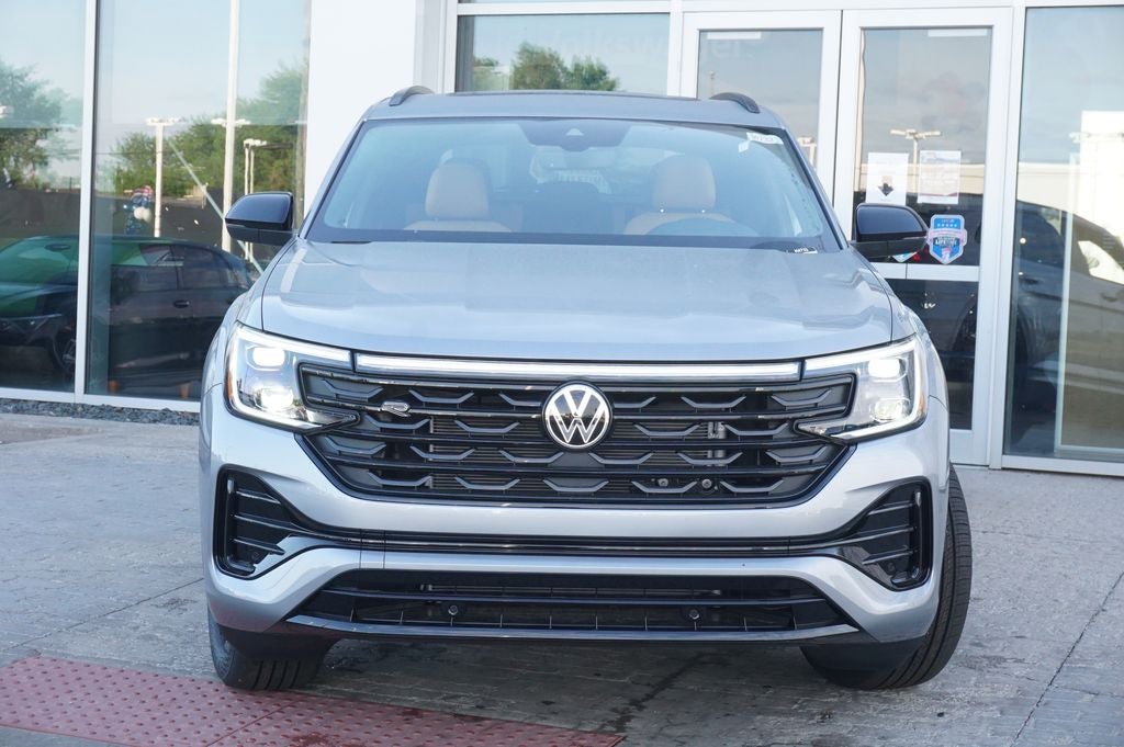 2026 Volkswagen Atlas Cross Sport 2.0T SEL R-Line Black