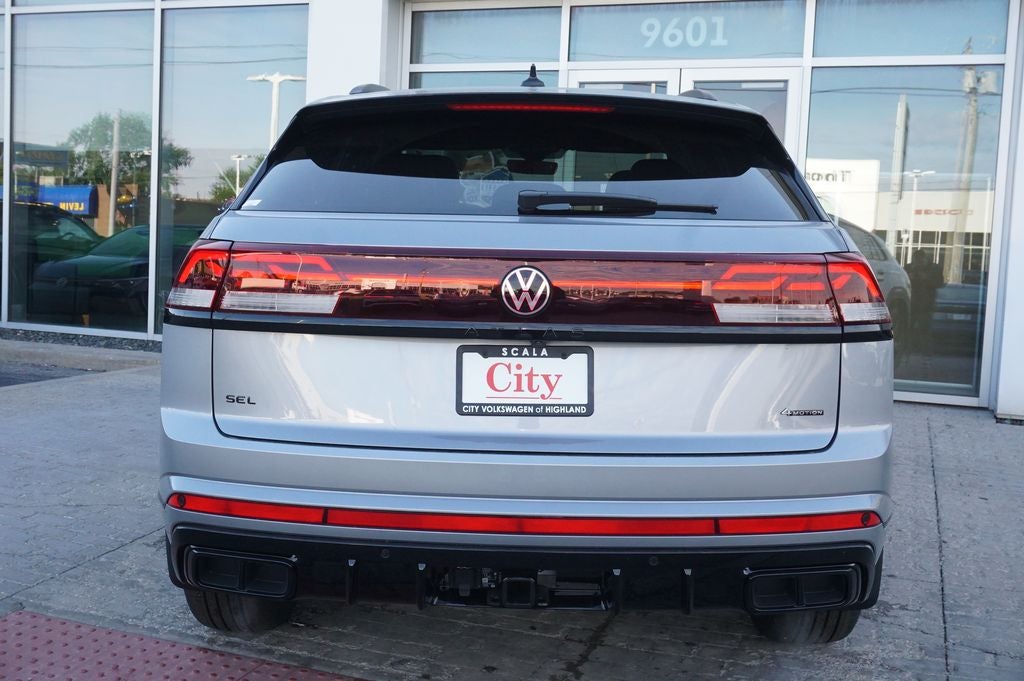 2026 Volkswagen Atlas Cross Sport 2.0T SEL R-Line Black