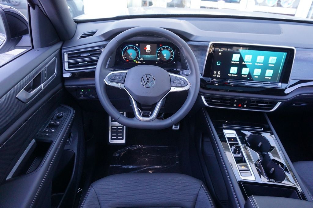 2026 Volkswagen Atlas Cross Sport 2.0T SEL R-Line Black