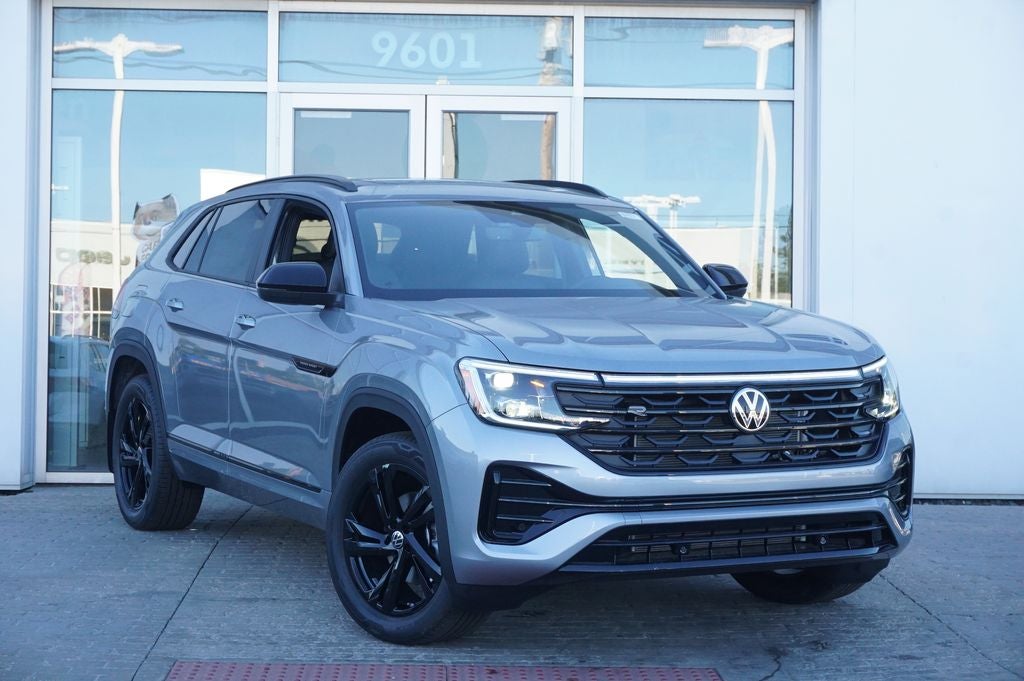 2026 Volkswagen Atlas Cross Sport 2.0T SEL R-Line Black