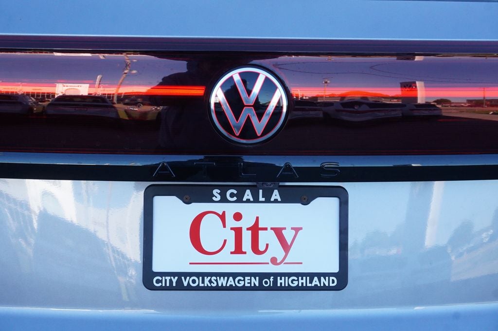 2026 Volkswagen Atlas Cross Sport 2.0T SEL R-Line Black