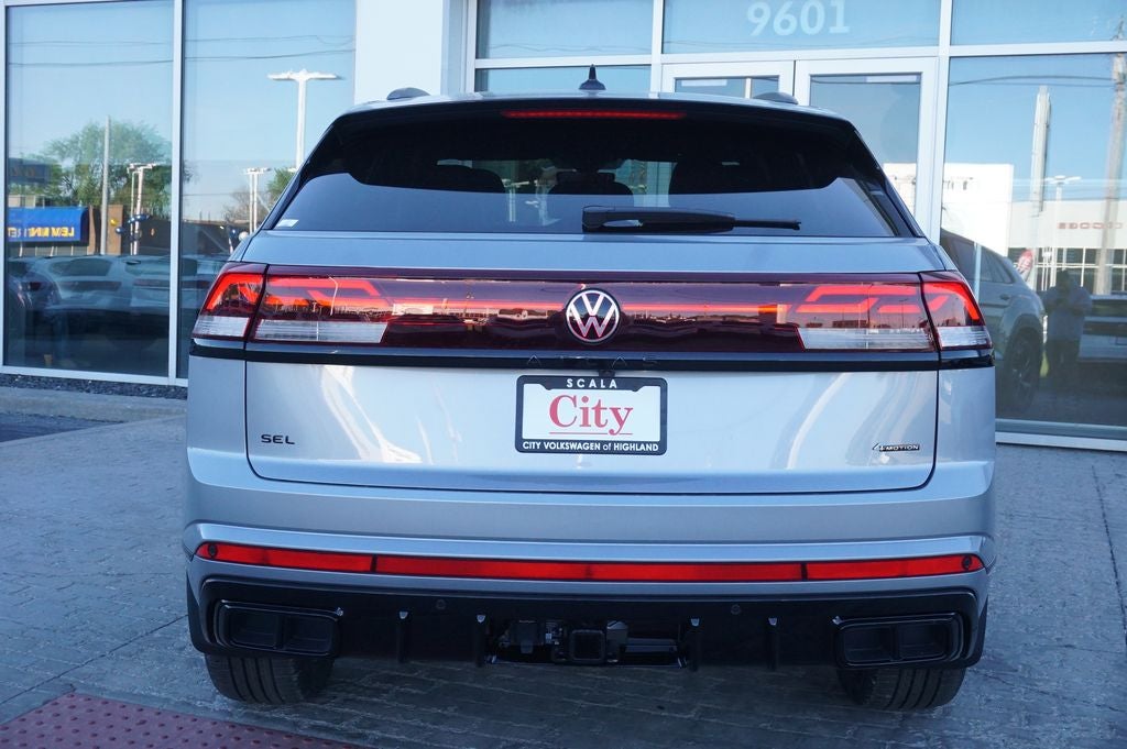 2026 Volkswagen Atlas Cross Sport 2.0T SEL R-Line Black