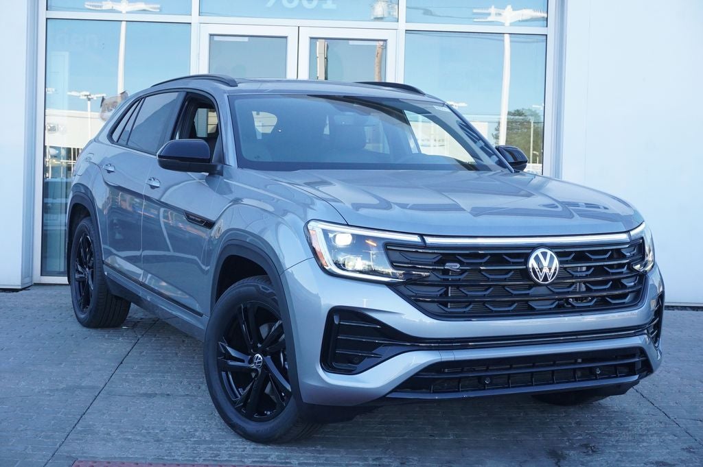2026 Volkswagen Atlas Cross Sport 2.0T SEL R-Line Black