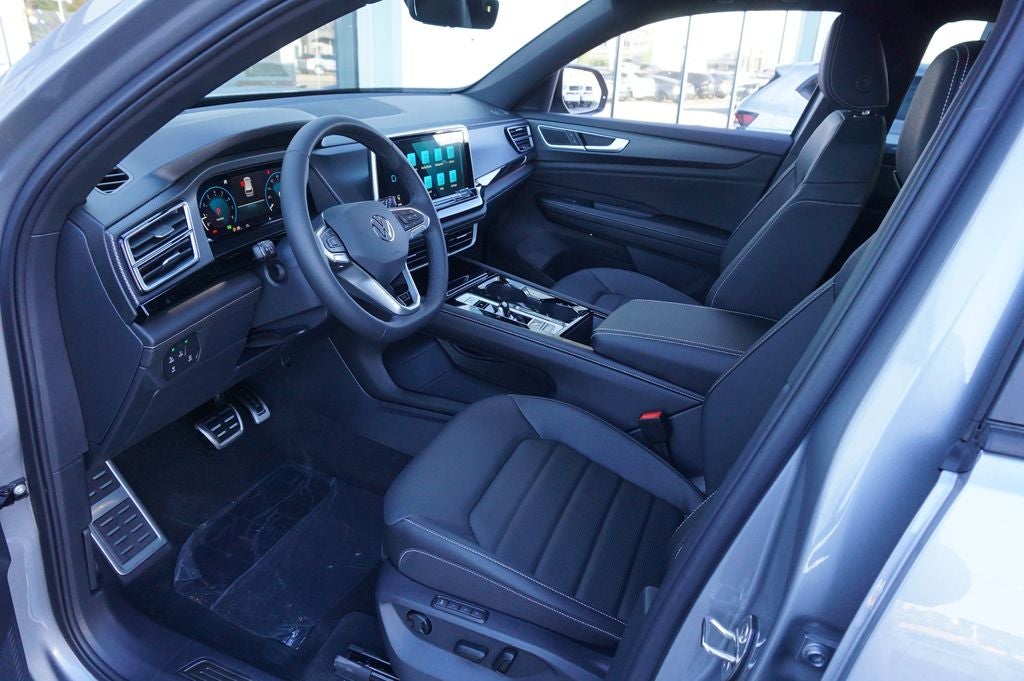 2026 Volkswagen Atlas Cross Sport 2.0T SEL R-Line Black