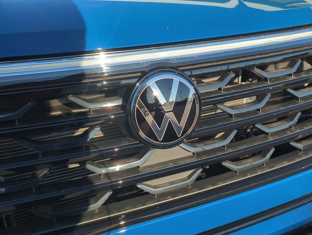 2026 Volkswagen Atlas Cross Sport 2.0T SEL R-Line Black