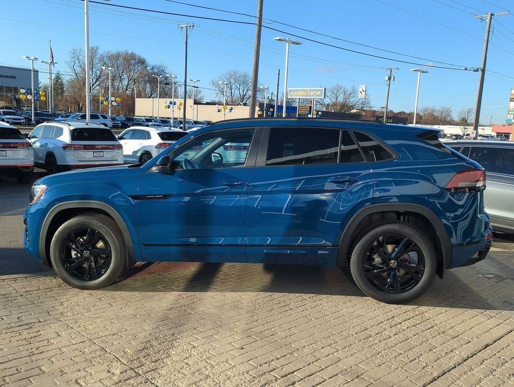 2026 Volkswagen Atlas Cross Sport 2.0T SEL R-Line Black