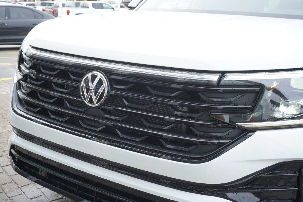 2026 Volkswagen Atlas Cross Sport SEL R-Line Black