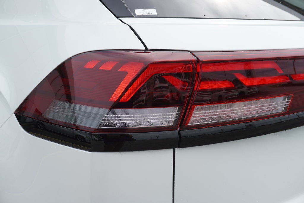 2026 Volkswagen Atlas Cross Sport SEL R-Line Black