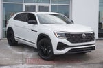 2026 Volkswagen Atlas Cross Sport 2.0T SEL R-Line Black