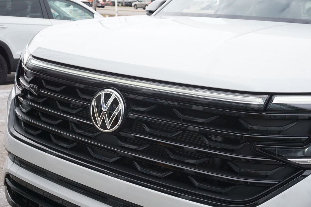 2026 Volkswagen Atlas Cross Sport 2.0T SEL R-Line Black