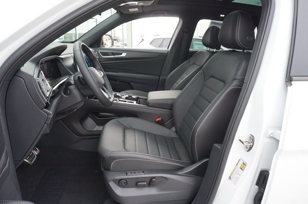 2026 Volkswagen Atlas Cross Sport 2.0T SEL R-Line Black