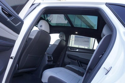 2026 Volkswagen Atlas Cross Sport 2.0T SEL R-Line Black