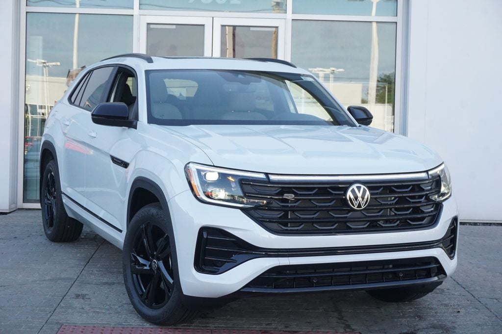 2026 Volkswagen Atlas Cross Sport 2.0T SEL R-Line Black