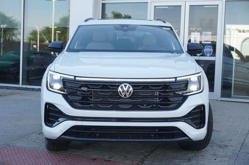 2026 Volkswagen Atlas Cross Sport 2.0T SEL R-Line Black