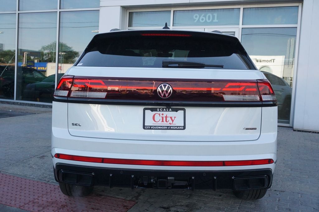 2026 Volkswagen Atlas Cross Sport 2.0T SEL R-Line Black