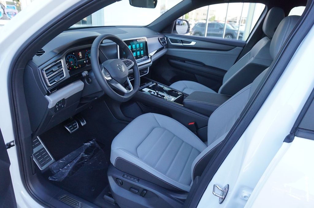 2026 Volkswagen Atlas Cross Sport 2.0T SEL R-Line Black