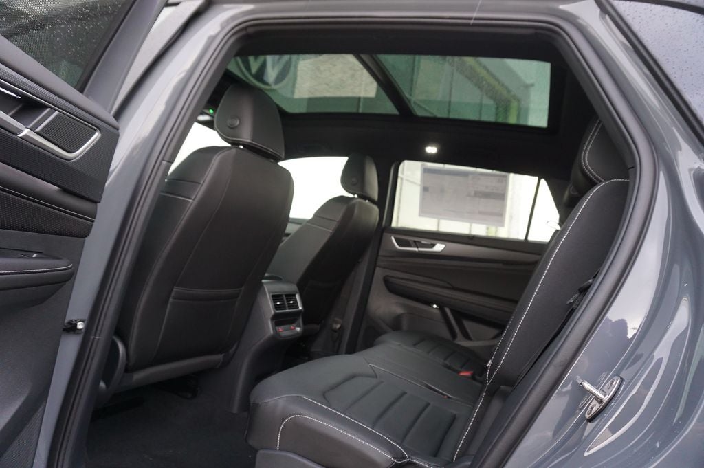 2026 Volkswagen Atlas Cross Sport 2.0T SEL R-Line Black