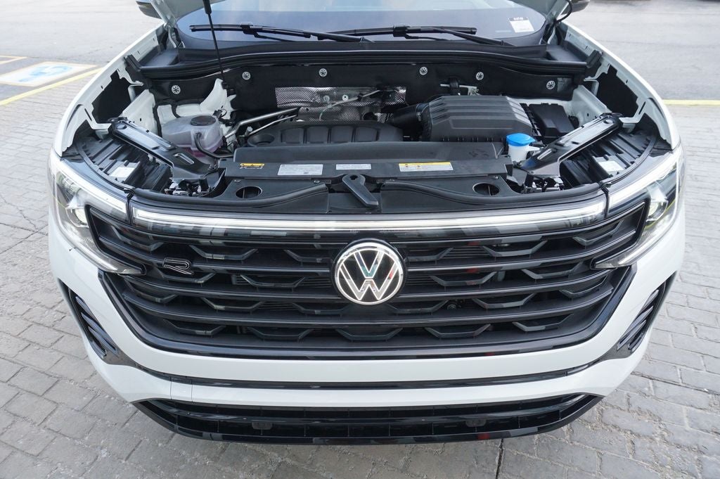 2026 Volkswagen Atlas Cross Sport 2.0T SEL R-Line Black