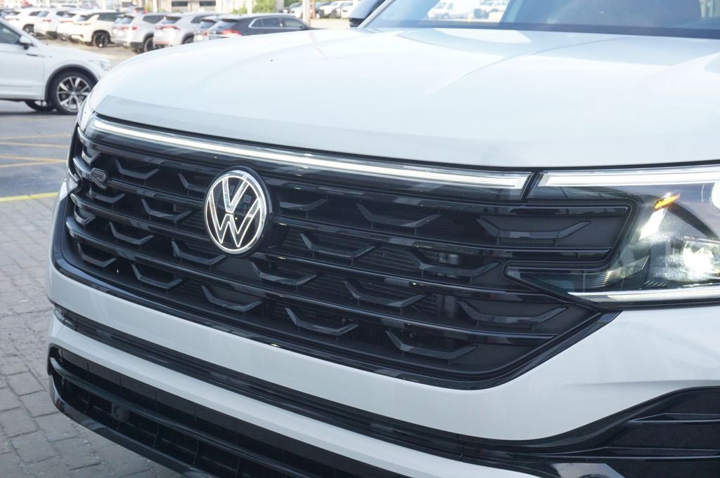 2026 Volkswagen Atlas Cross Sport 2.0T SEL R-Line Black