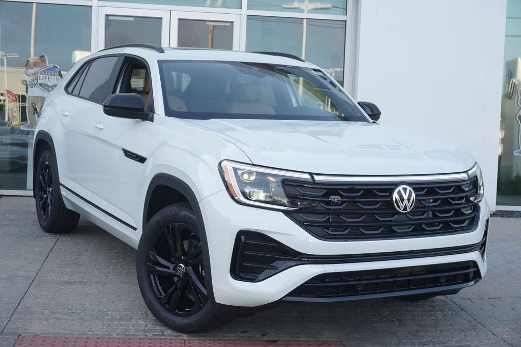 2026 Volkswagen Atlas Cross Sport 2.0T SEL R-Line Black