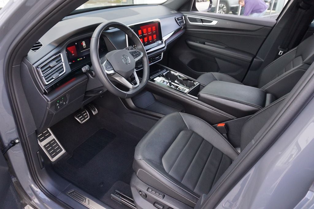 2026 Volkswagen Atlas Cross Sport 2.0T SEL R-Line Black