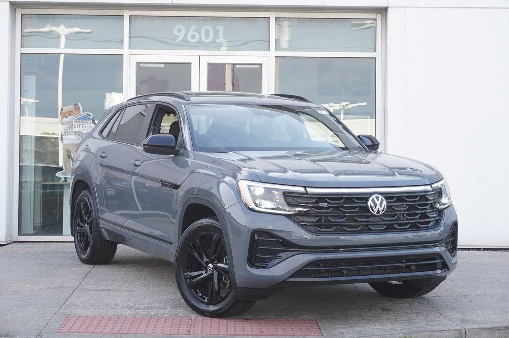 2026 Volkswagen Atlas Cross Sport 2.0T SEL R-Line Black