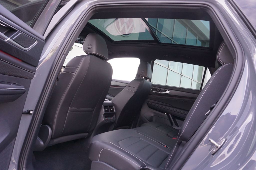2026 Volkswagen Atlas Cross Sport 2.0T SEL R-Line Black