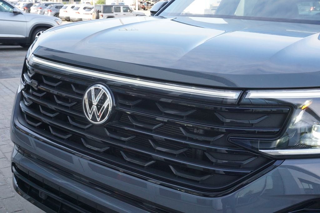 2026 Volkswagen Atlas Cross Sport 2.0T SEL R-Line Black