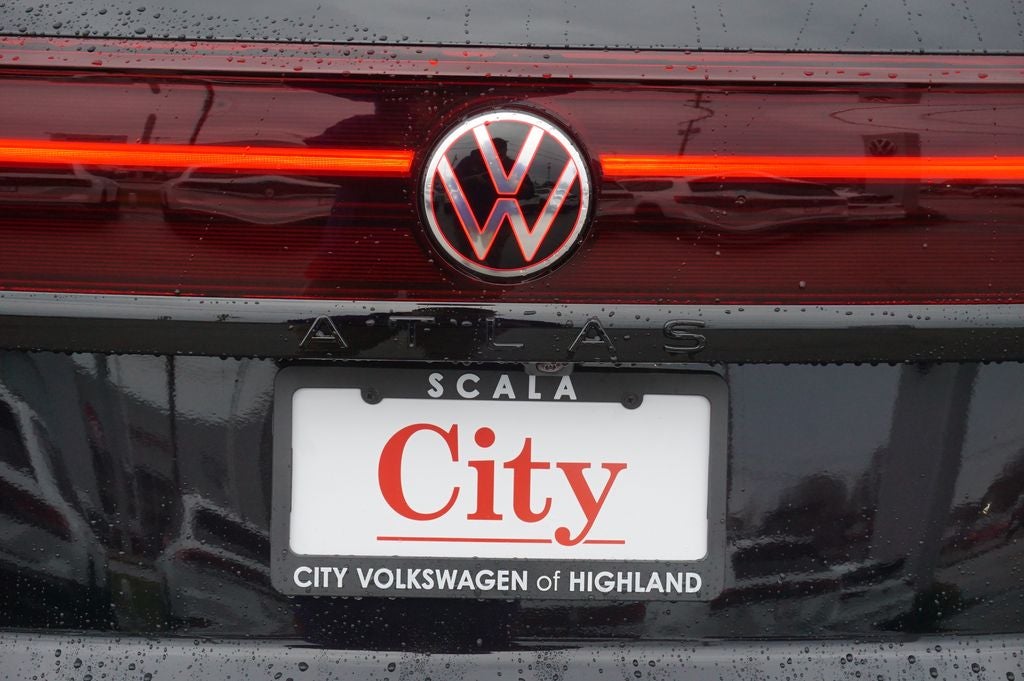 2026 Volkswagen Atlas Cross Sport 2.0T SEL R-Line Black