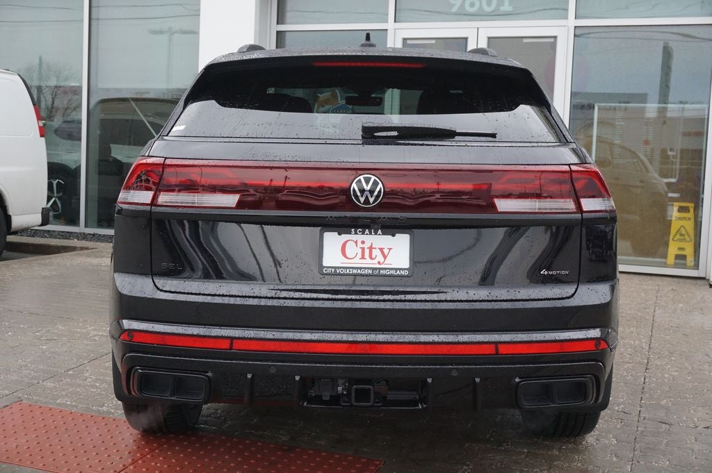2026 Volkswagen Atlas Cross Sport 2.0T SEL R-Line Black