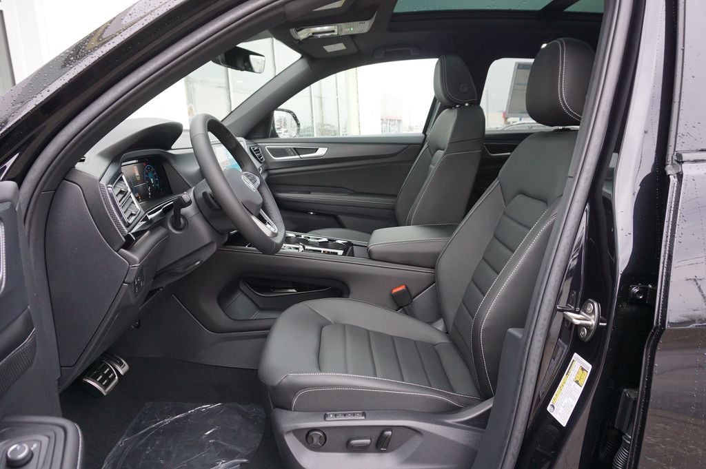 2026 Volkswagen Atlas Cross Sport 2.0T SEL R-Line Black