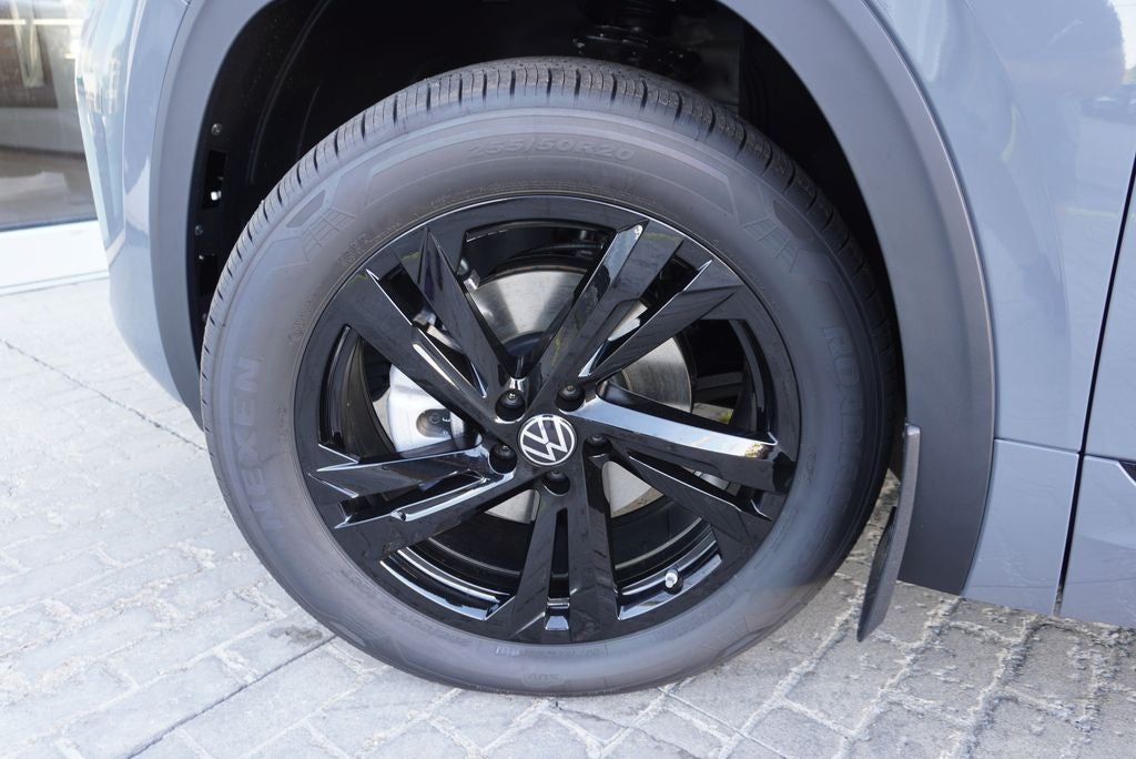 2026 Volkswagen Atlas Cross Sport SEL R-Line Black