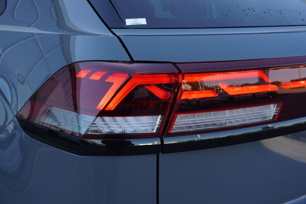 2026 Volkswagen Atlas Cross Sport SEL R-Line Black