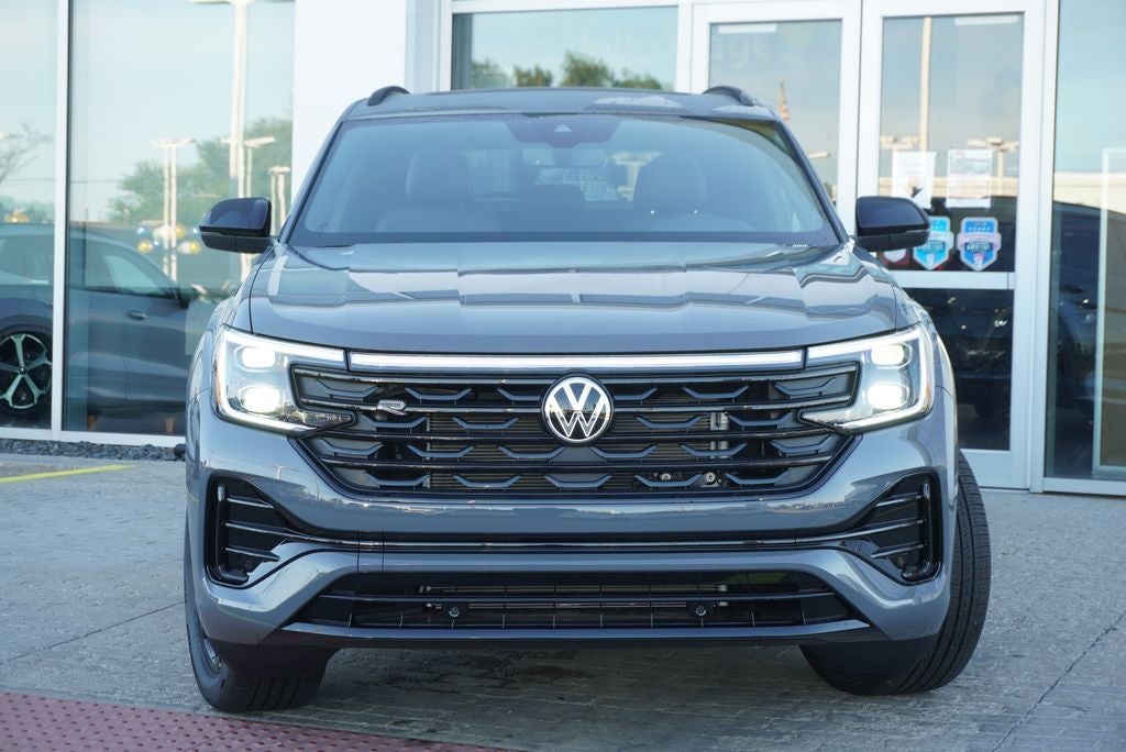 2026 Volkswagen Atlas Cross Sport SEL R-Line Black