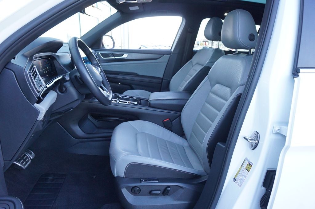 2024 Volkswagen Atlas Cross Sport 2.0T SEL R-Line