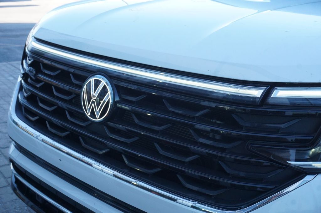 2024 Volkswagen Atlas Cross Sport 2.0T SEL R-Line
