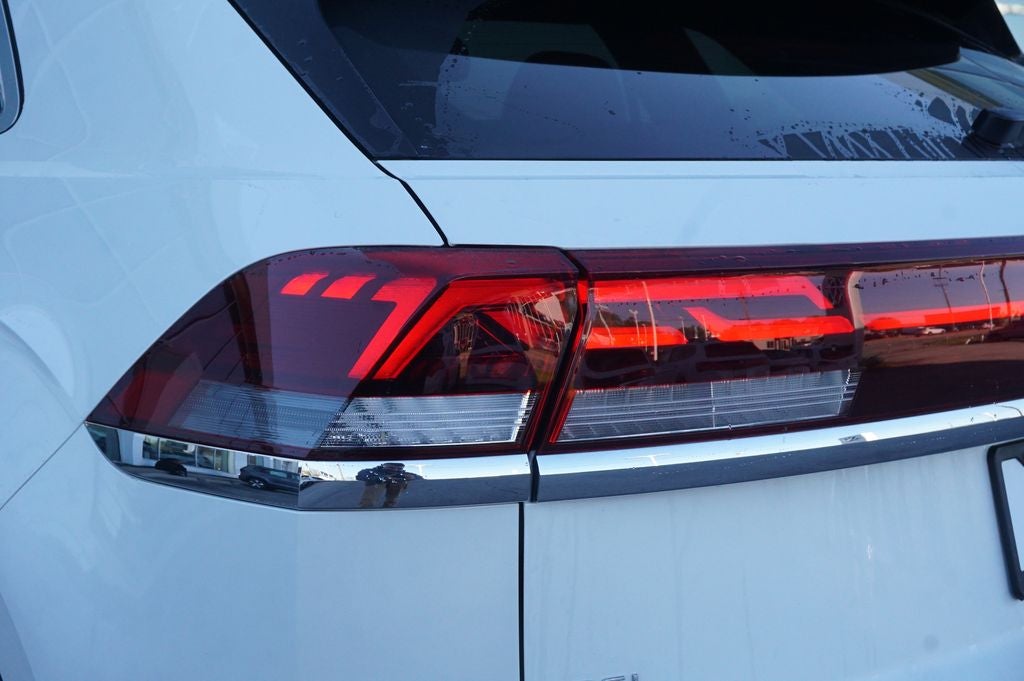 2024 Volkswagen Atlas Cross Sport 2.0T SEL R-Line