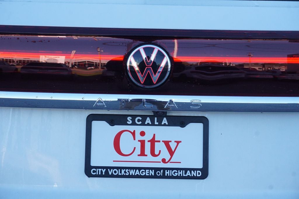 2024 Volkswagen Atlas Cross Sport 2.0T SEL R-Line