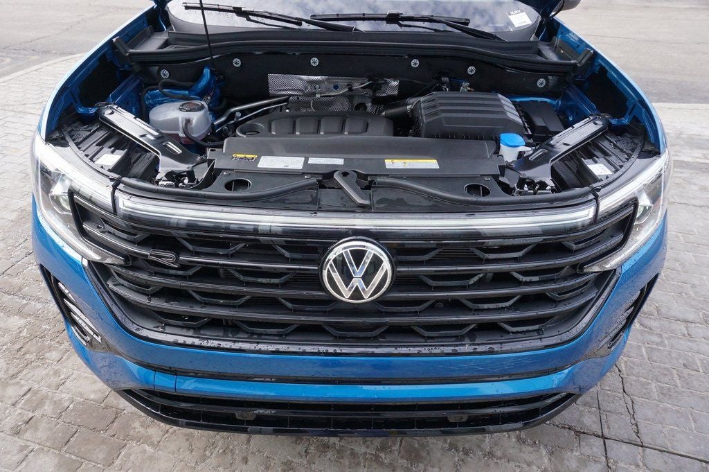 2025 Volkswagen Atlas Cross Sport 2.0T SEL R-Line Black