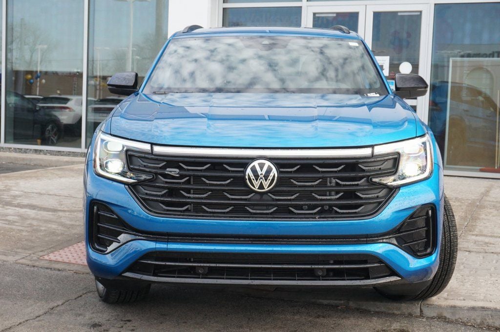 2025 Volkswagen Atlas Cross Sport 2.0T SEL R-Line Black